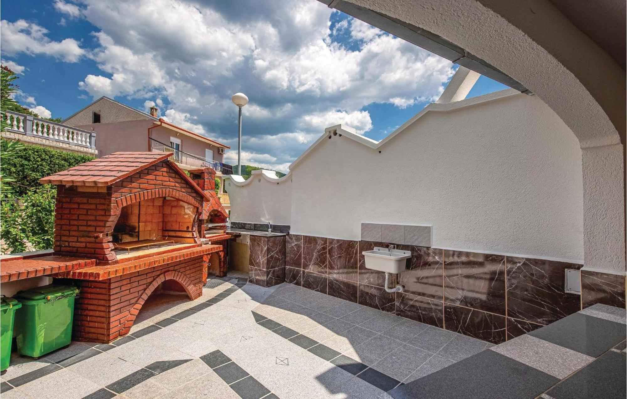 Stunning Apartment In Crikvenica With Wifi Ngoại thất bức ảnh