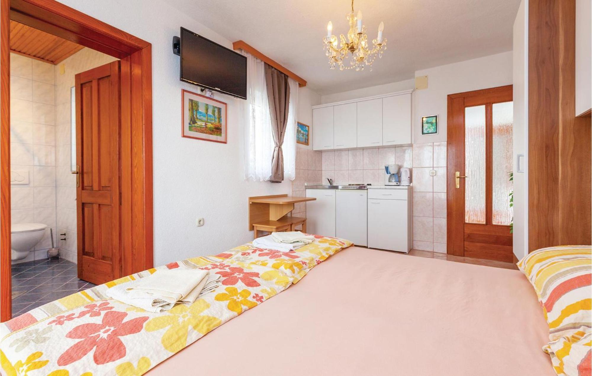 Stunning Apartment In Crikvenica With Wifi Ngoại thất bức ảnh