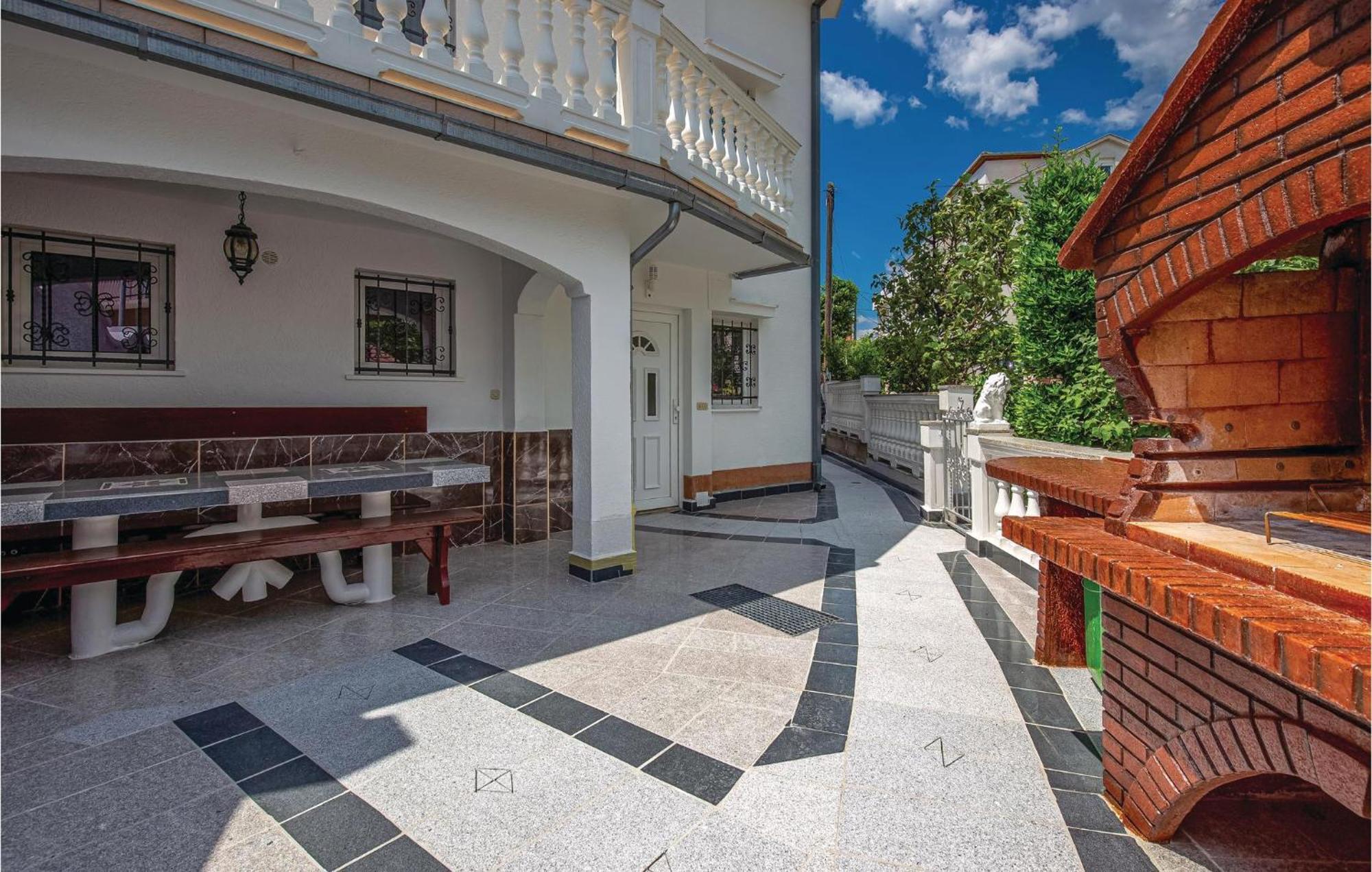 Stunning Apartment In Crikvenica With Wifi Ngoại thất bức ảnh