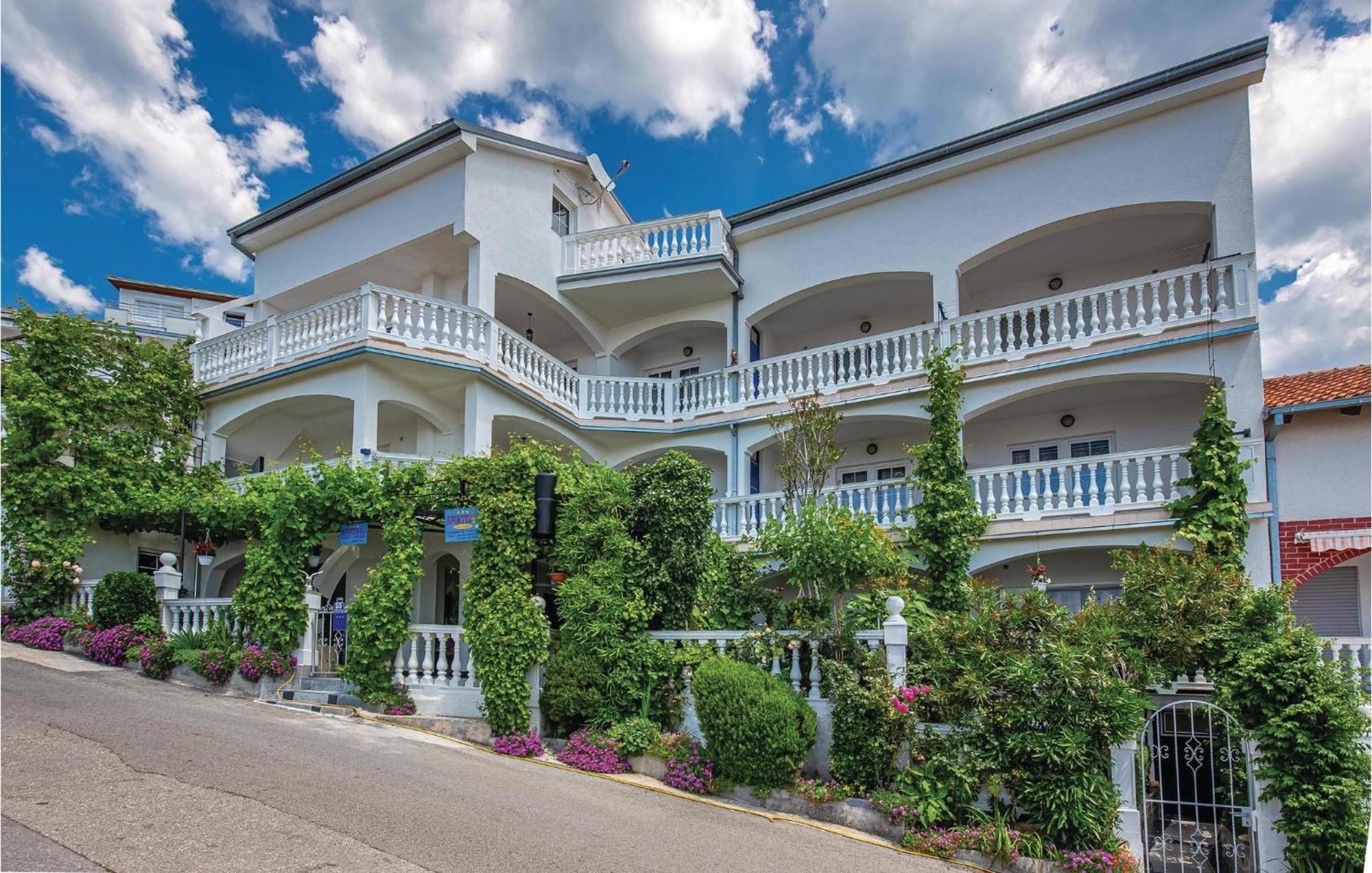Stunning Apartment In Crikvenica With Wifi Ngoại thất bức ảnh